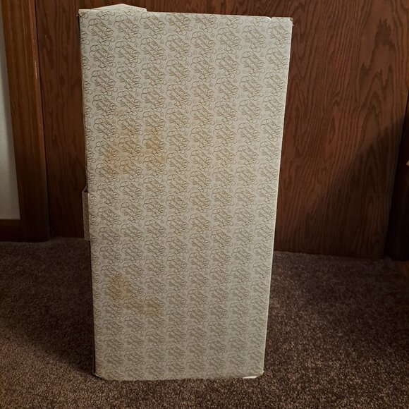 New in Box Vintage 1987 Franklin Mint Heirloom Cinderella porcelain doll. - Picture 2 of 10